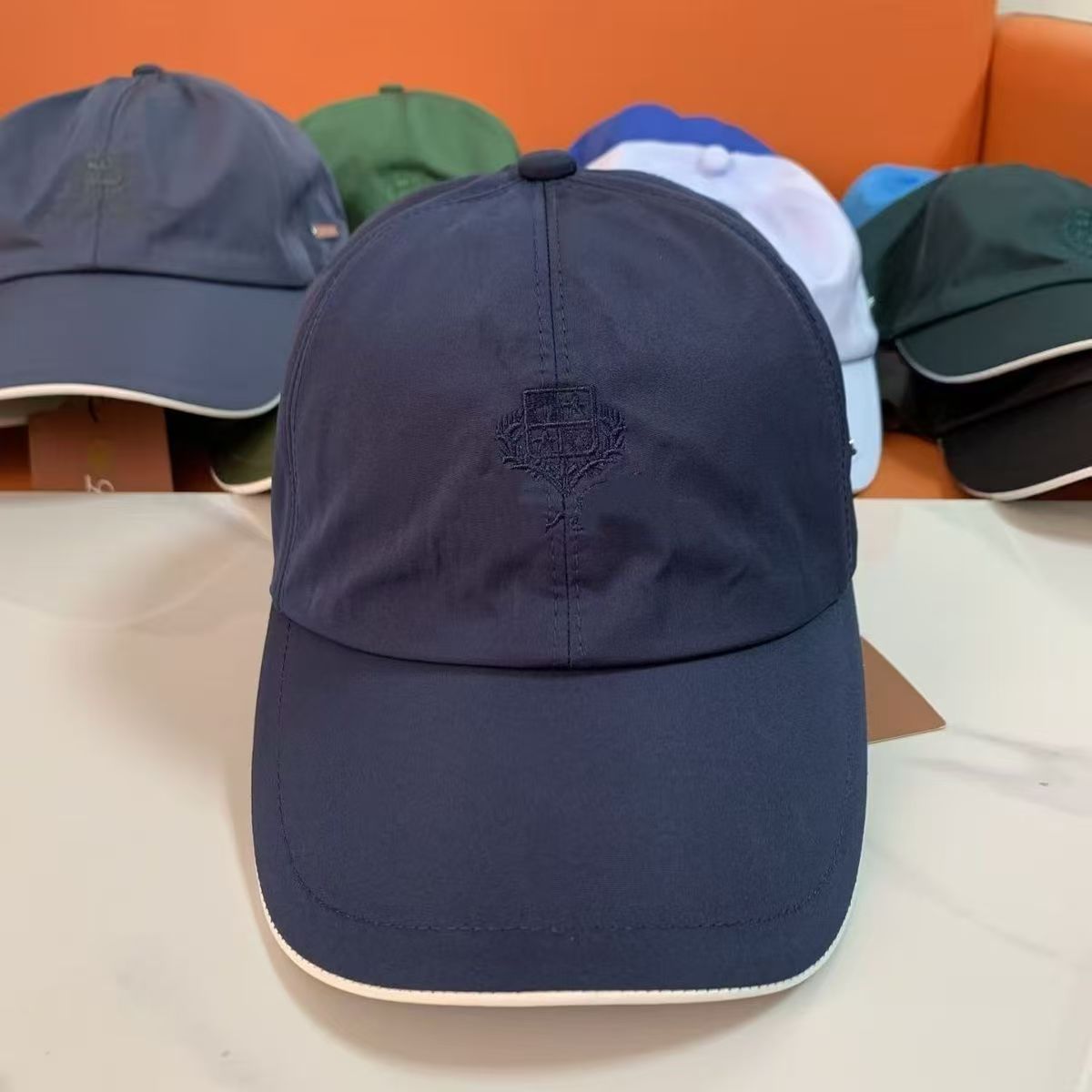 Высококачественная однотонная  – обзор и цена Baseball Cap Structured