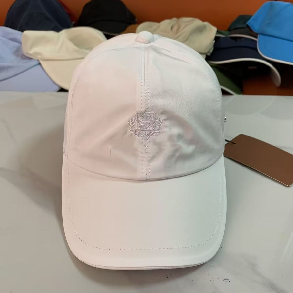 Высококачественная однотонная  – обзор и цена Baseball Cap Structured